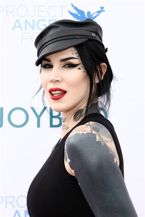 kat von d removing tattoos|Kat Von D says shes spent almost 40 hours so far blacking out。